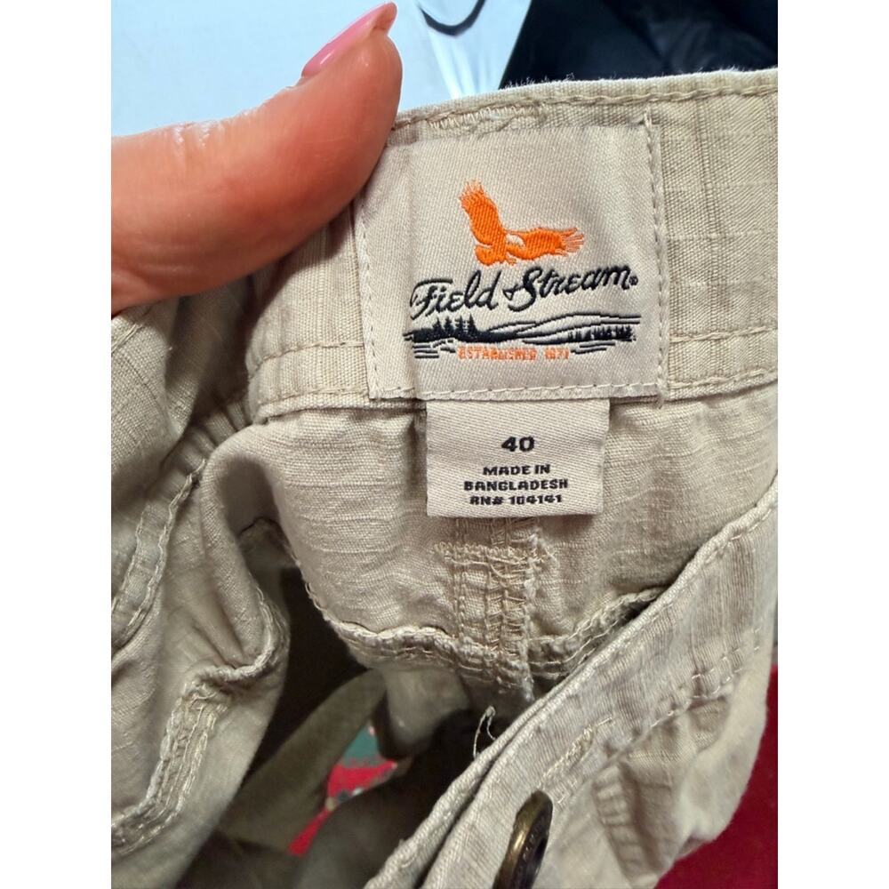 Field & Stream Men's Light Khaki Cargo Shorts - Picture 2 of 3